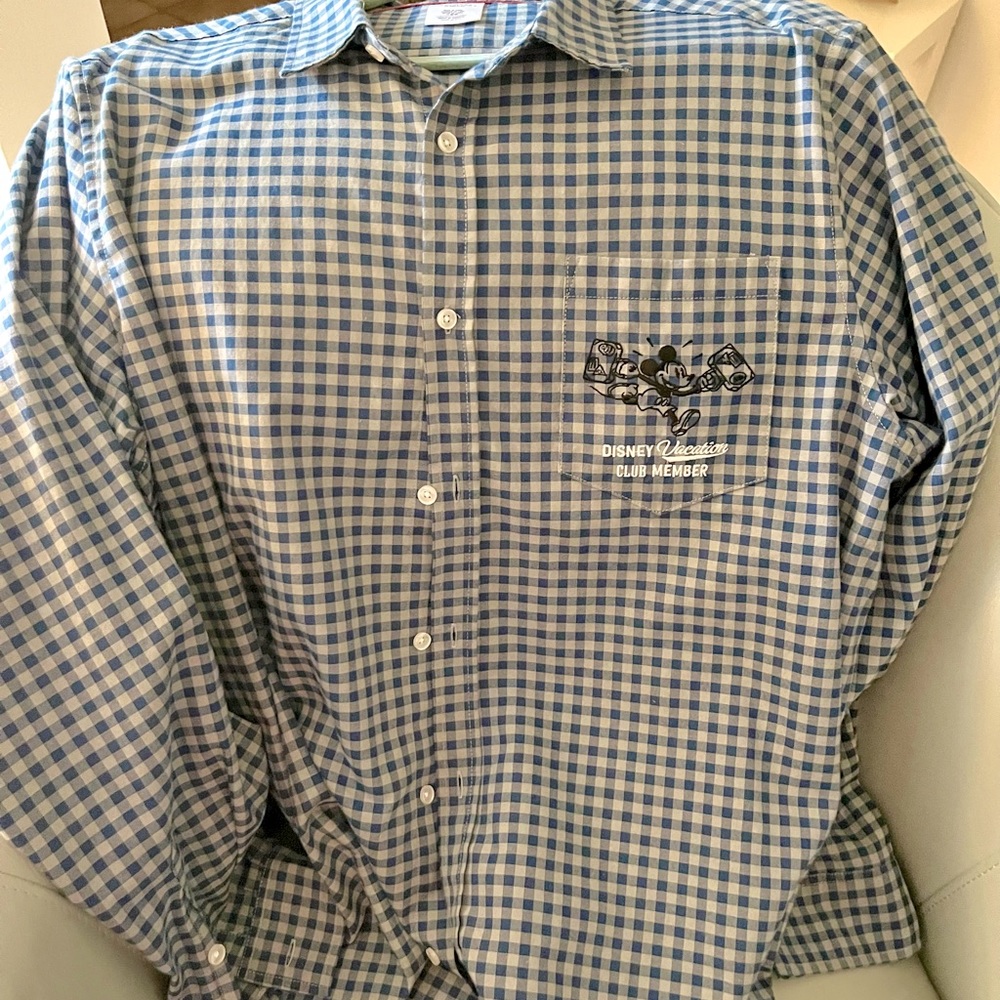 Men’s Disney Vacation Club long sleeve logo shirt. Like new condition. Size XXL